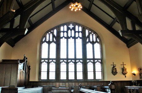 Transept and confessional;