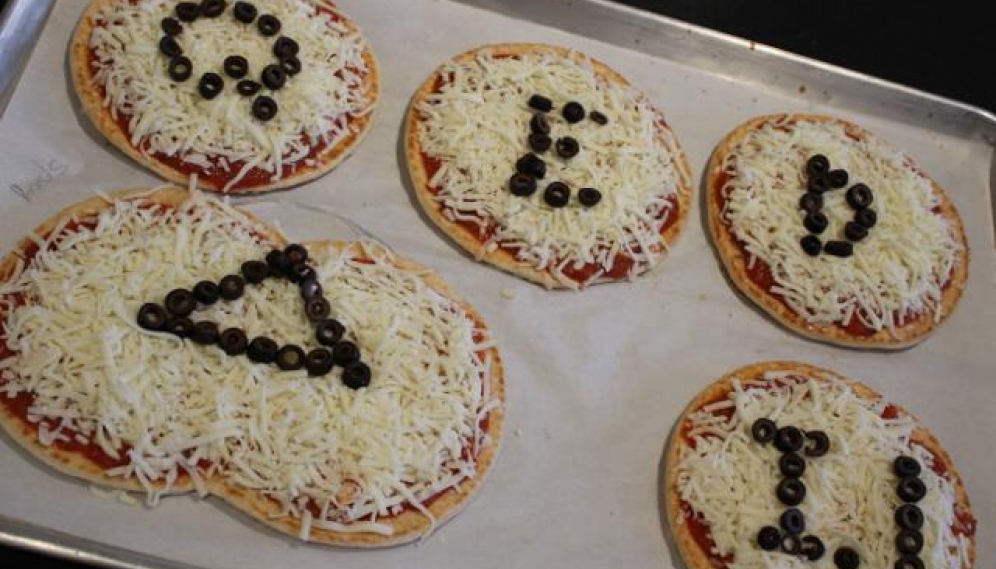 Pizza-Making Party for All-College Seminar Fall 2018