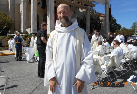 Rev. Isaiah Teichert, O.S.B.Cam., before the canonization Mass for St. Junipero Serra