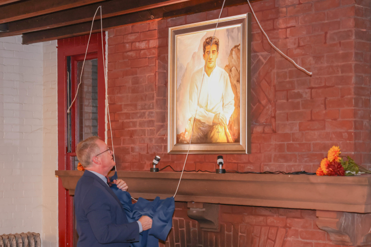 Dr. Steve Cain unveils painting of Bl. Giorgio Frassati