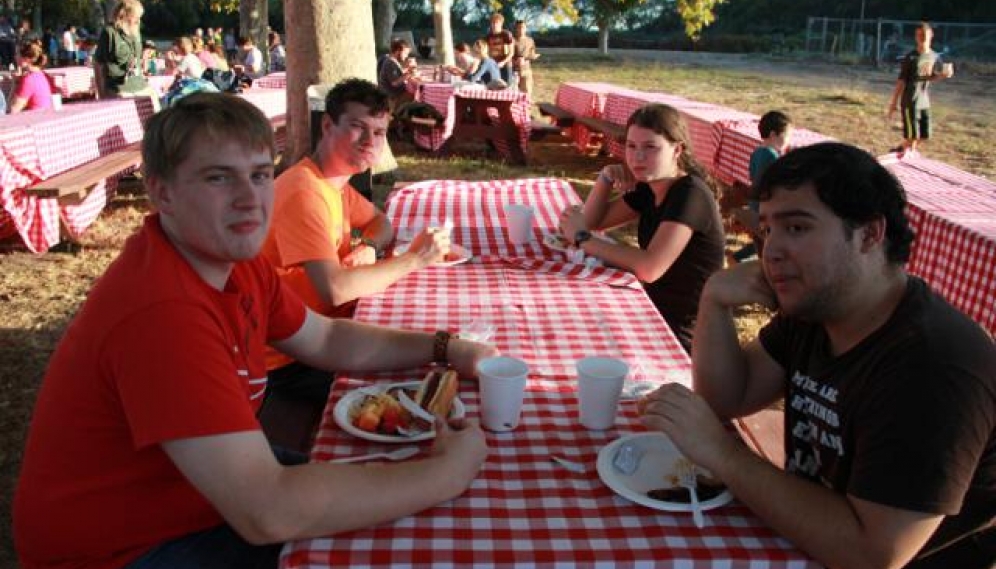 Alumni-Parent Day 2017 -- bbq and dessert