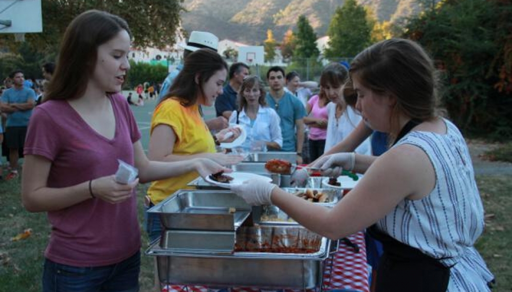 Alumni-Parent Day 2017 -- bbq and dessert