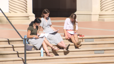 Students on Chapel steps