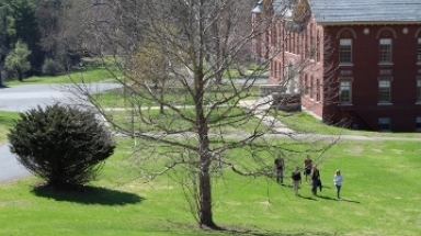 Students walking on New England campus